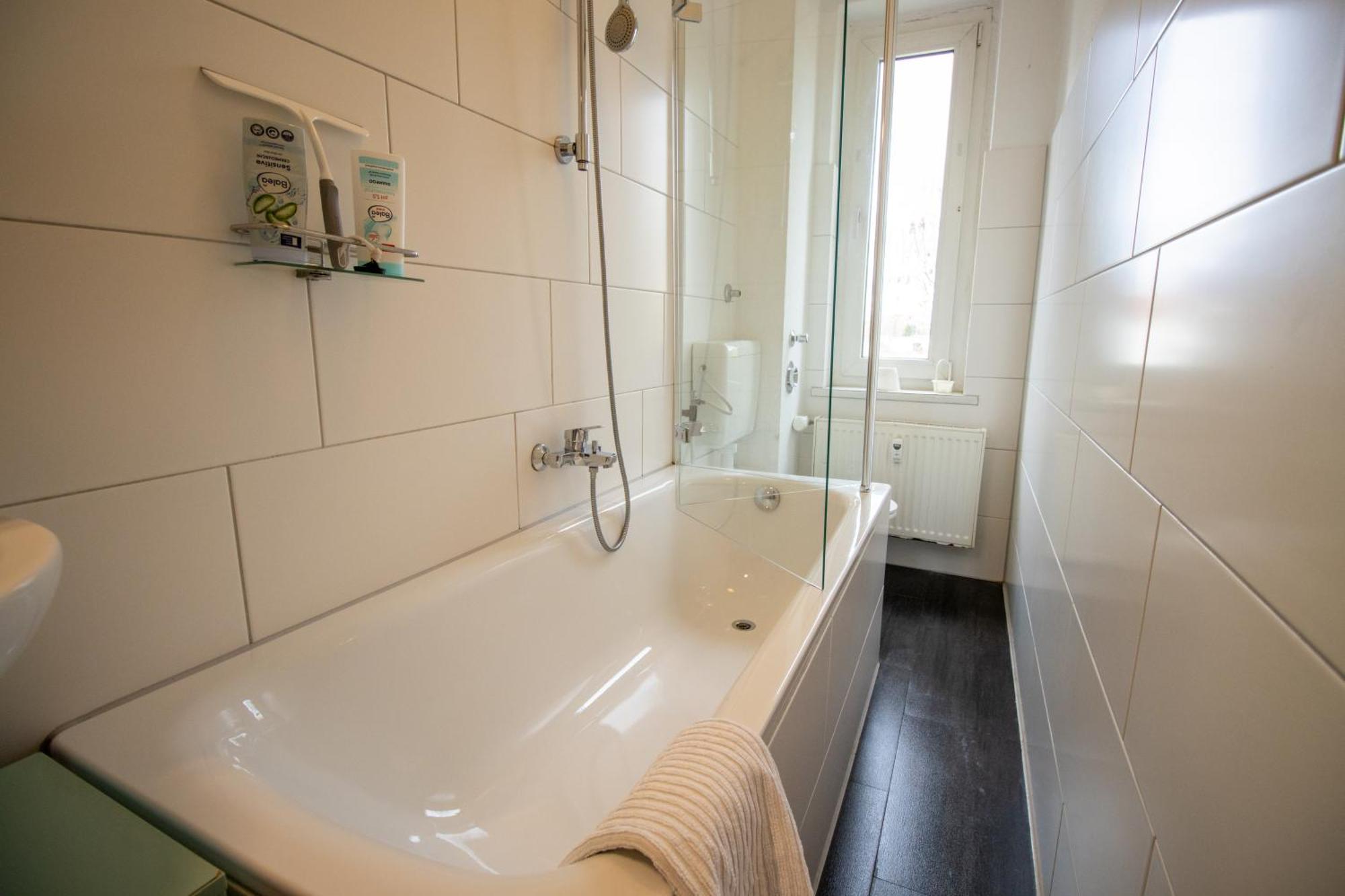 Wohnung Fuer 5 Gaeste Grosse Kueche Messe- Und Citynah Hannover Buitenkant foto